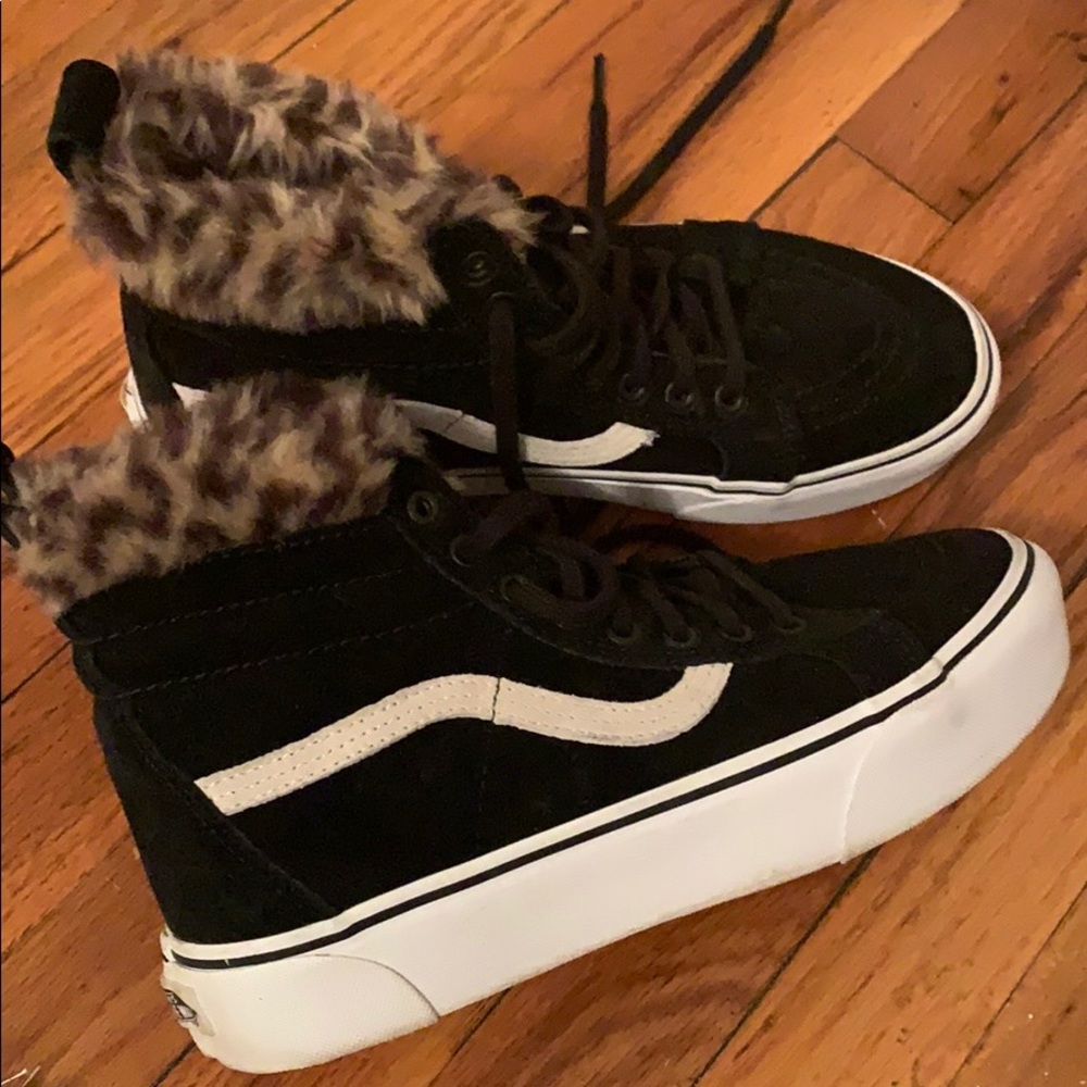 NIB Sk8-Hi Faux Fur Lined Platform Vans size 9.5